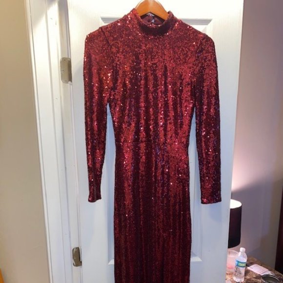 RED SEQUIN EVENING GOWN SIZE 7/8 - Picture 2 of 8